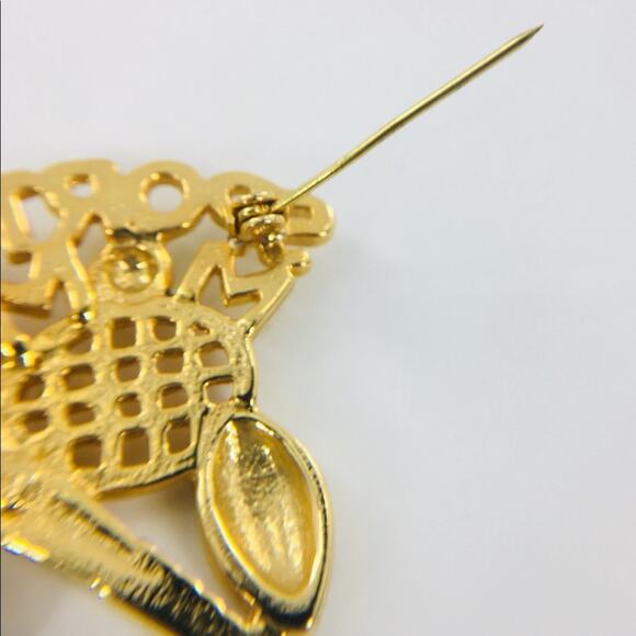 Vintage Ren Sports Mom Brooch Gold Tone Tennis Baseball Football Pin - Picture 4 of 6